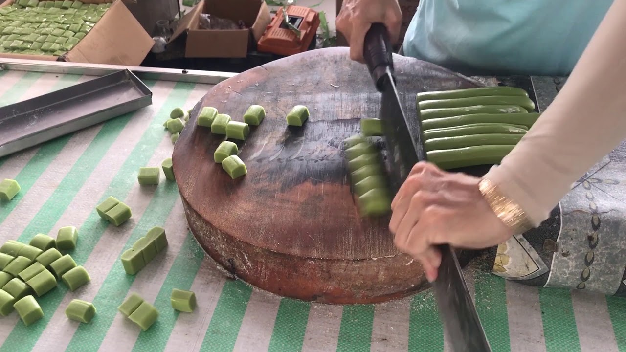 Coconut candy production